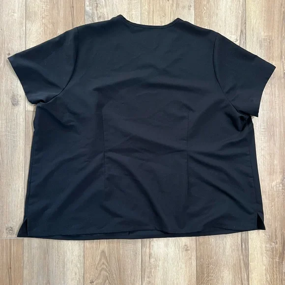 Figs Scrubs Women’s Casma 3 pocket Black Scrub Top 6XL - Picture 2 of 3